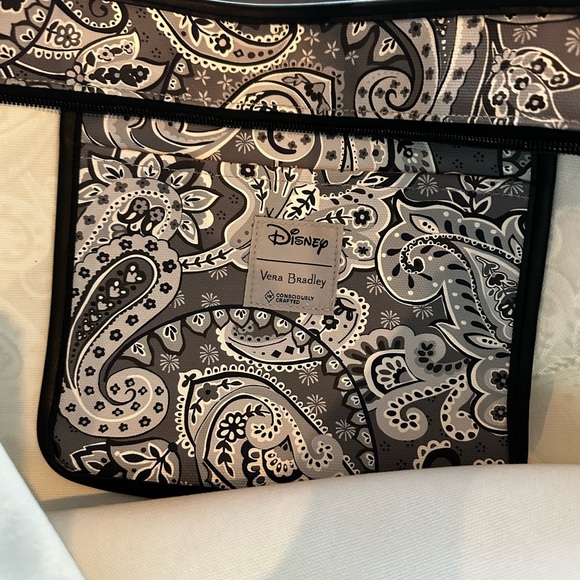 ❤️AMAZING DEAL❤️ Vera Bradley Disney Limited Edition Large Every Day Tote NWT - Picture 6 of 8